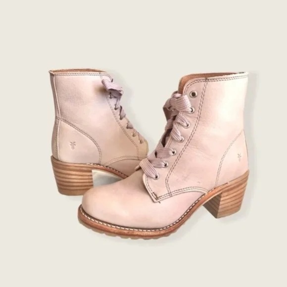 RARE Frye Sabrina 6G Lilac Pink/Cream Leather Lace Up Cute Heeled Ankle Booties - Picture 3 of 11